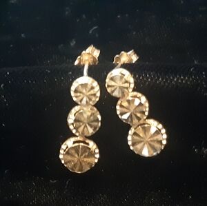 Vintage 14K Gold  Stud Earrings – Elegant & Timeless Gold Triple Disc Earrings